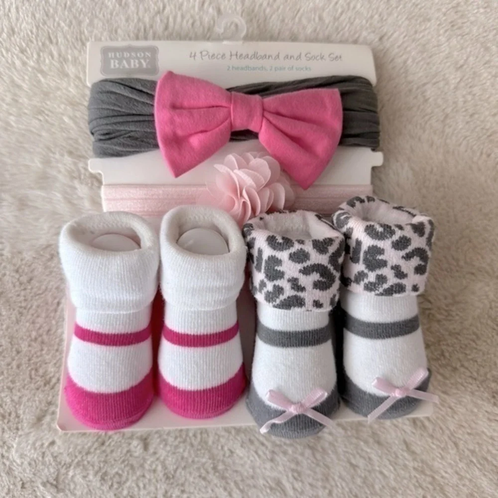 NWT Hudson Baby infant 4 pc. Headband and sock set size small 0-9 months